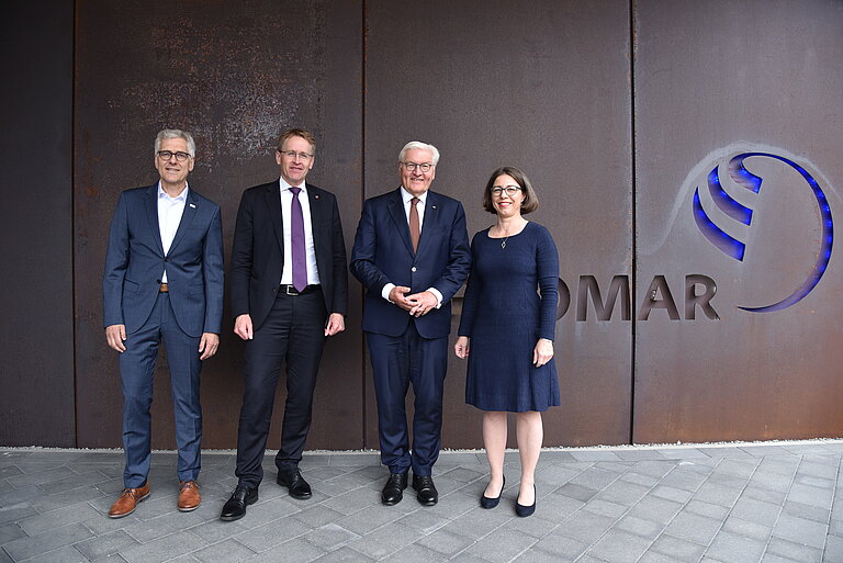 GEOMAR Director Professor Dr Katja Matthes with German Federal President Frank-Walter Steinmeier, Daniel Günther, Minister President of Schleswig-Holstein, and Frank Spiekermann, Administrative Director of GEOMAR (from right to left).