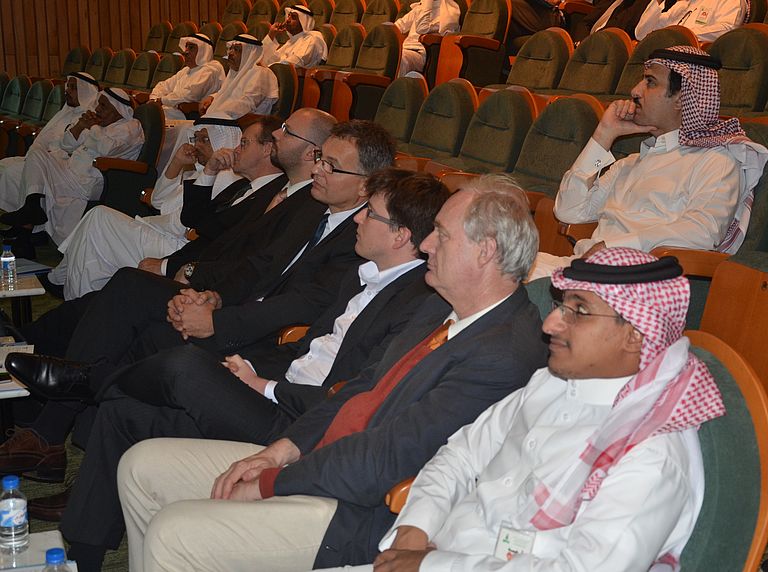 German and Saudi Arabian scientists presented summaries of their joint project in the Red Sea. Photo: W. Brückmann, GEOMAR German and Saudi Arabian scientists presented summaries of their joint project in the Red Sea. Photo: W. Brückmann, GEOMAR