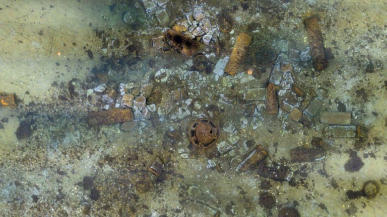 Fotomosaik mit Altmunition im Versenkungsgebiet Kolberger Heide
